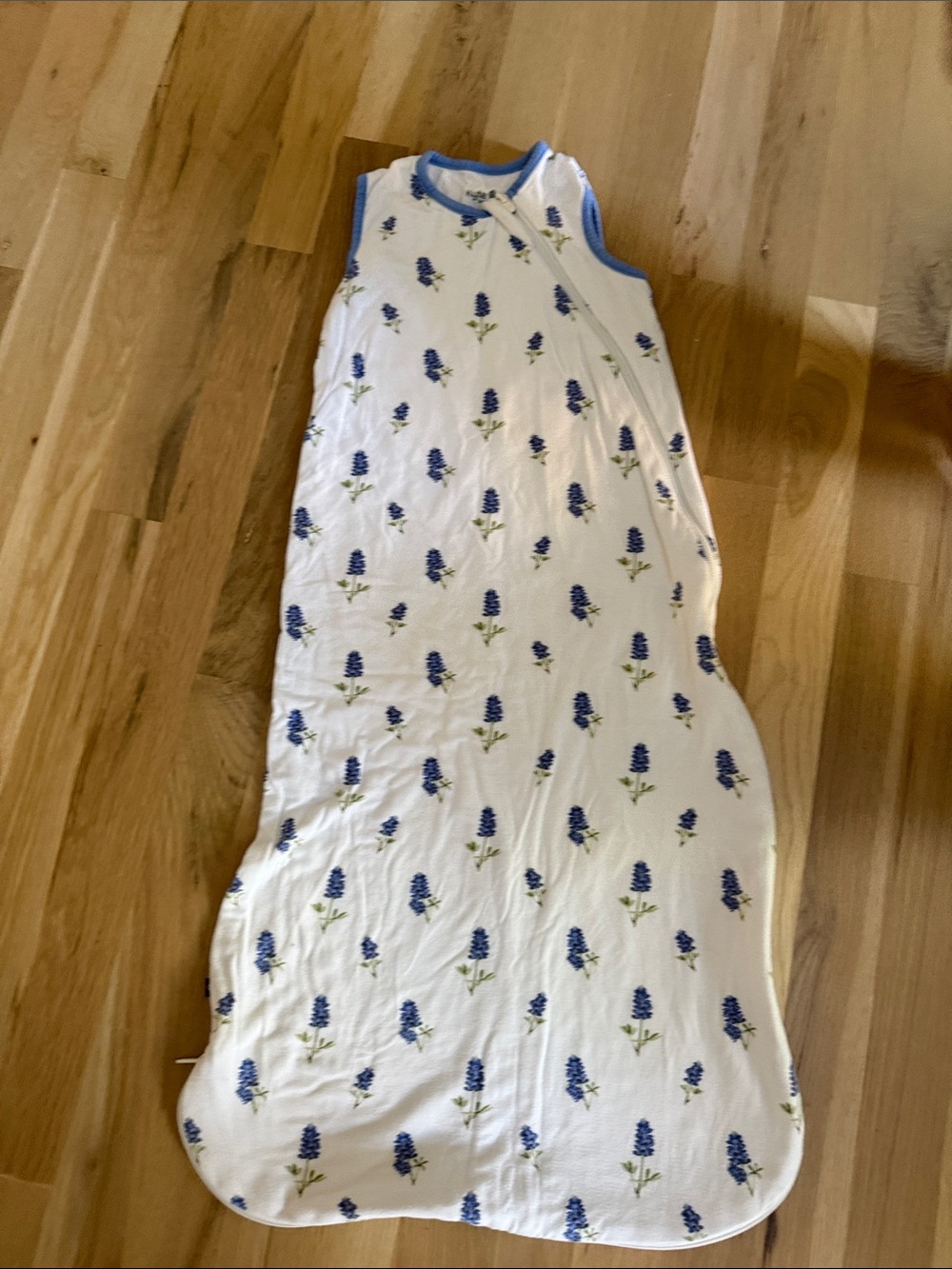 Kyte BABY White Sleep Sack with Blue Floral Print Medium -.5 tog